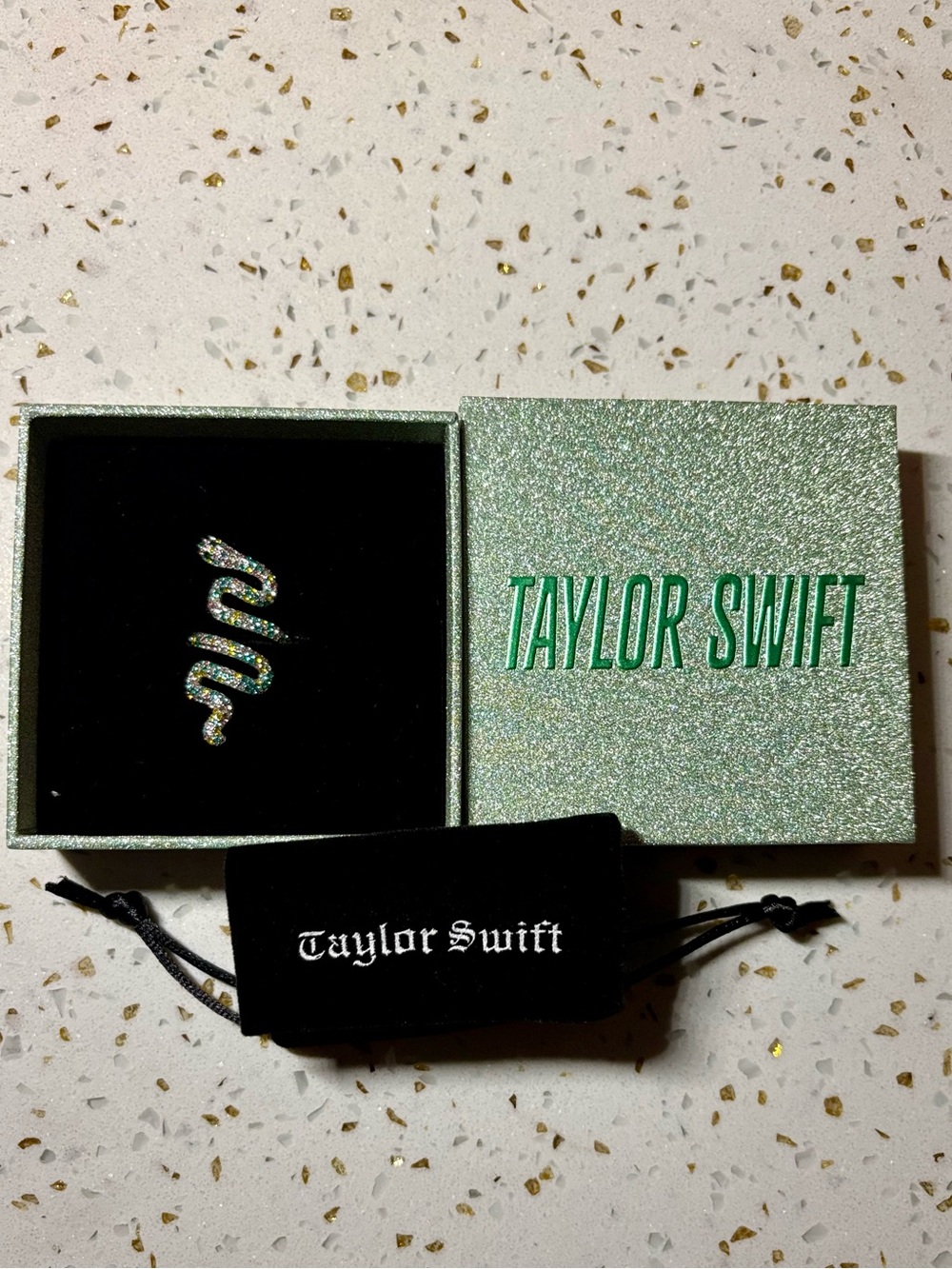 🖤 Reputation Snake Ring Size 6 🖤